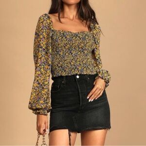 Lulus NWT • Bountiful blooms smocked long sleeve